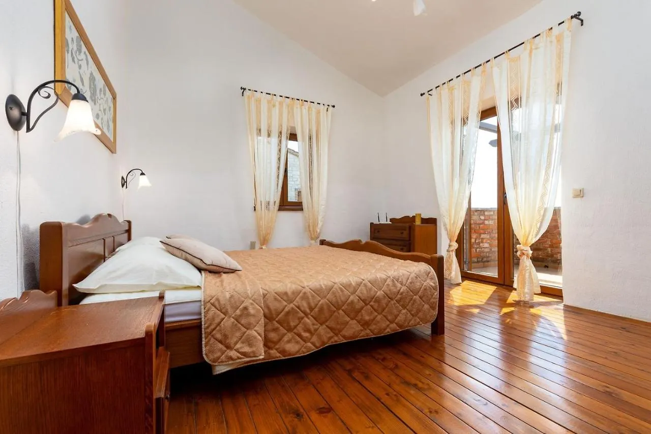 Rustic Villa Lara With Pool Cabrunici 0*,