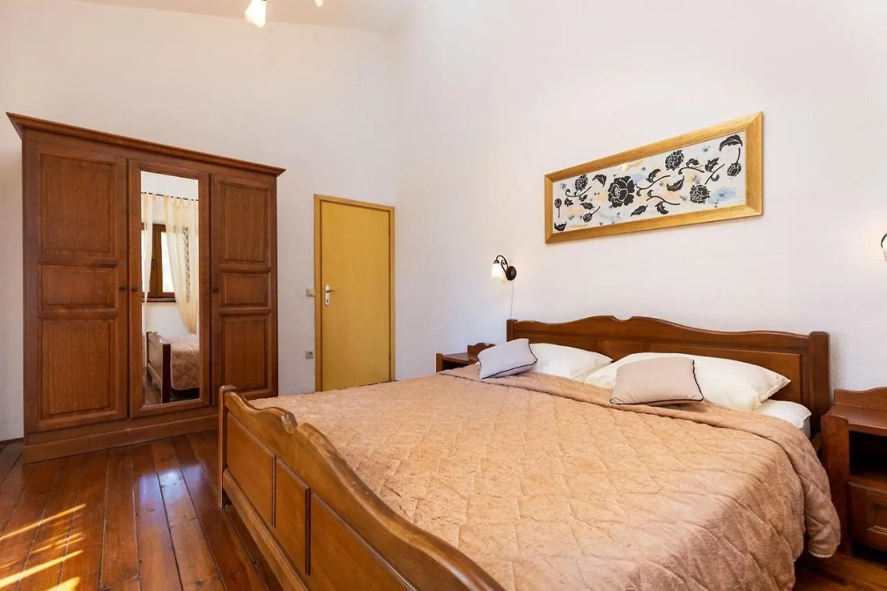 Rustic Villa Lara With Pool Cabrunici