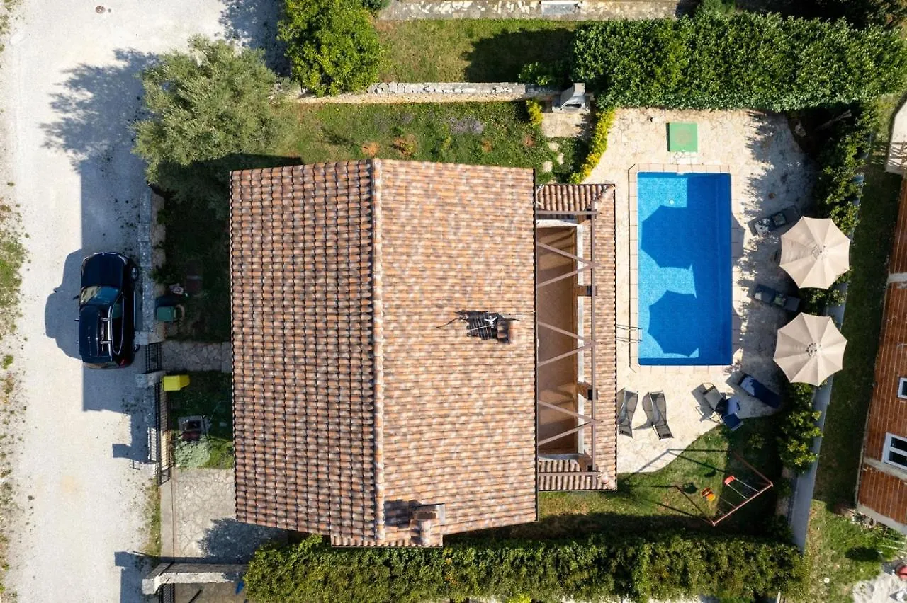 Rustic Villa Lara With Pool Cabrunici