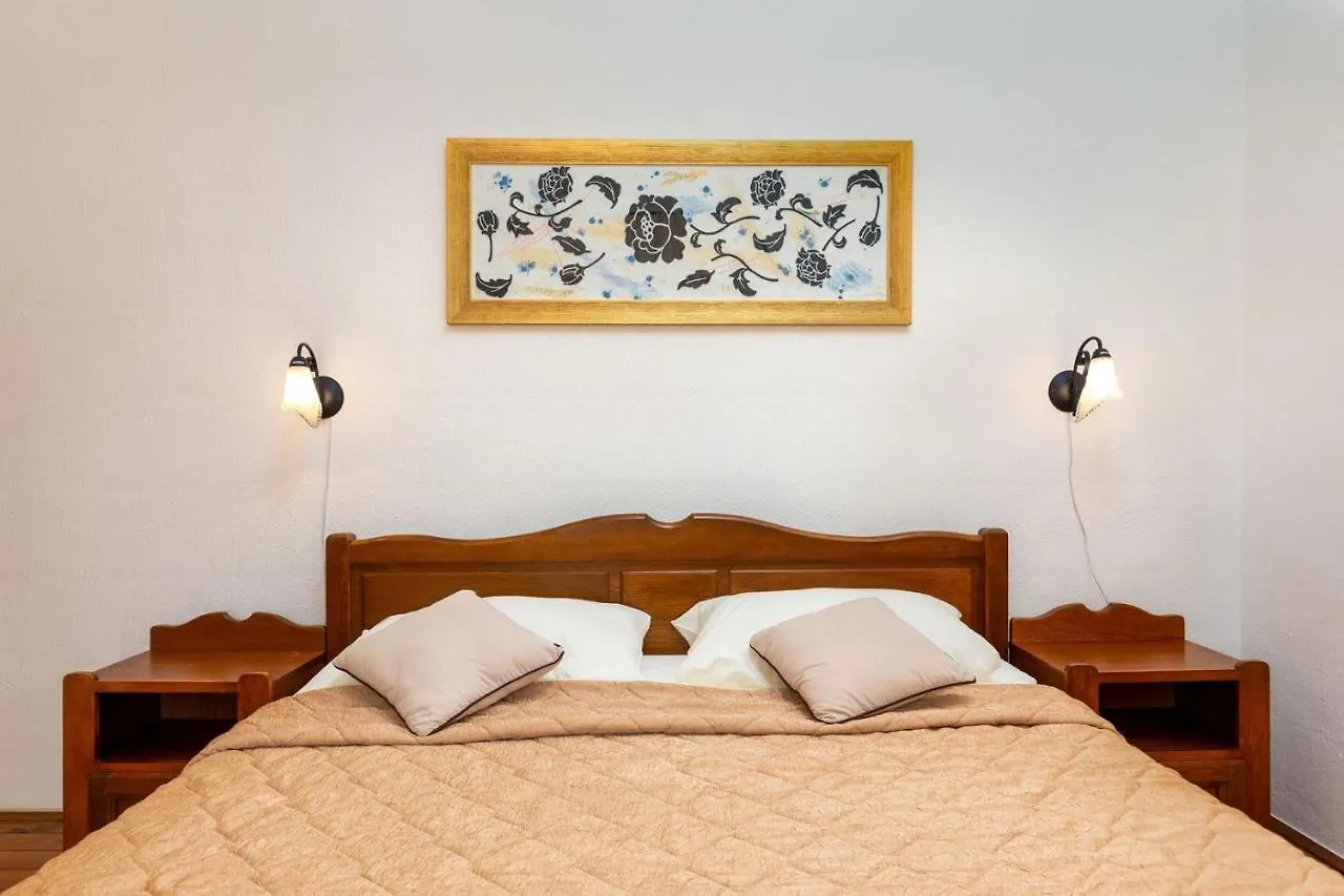 Rustic Villa Lara With Pool Cabrunici