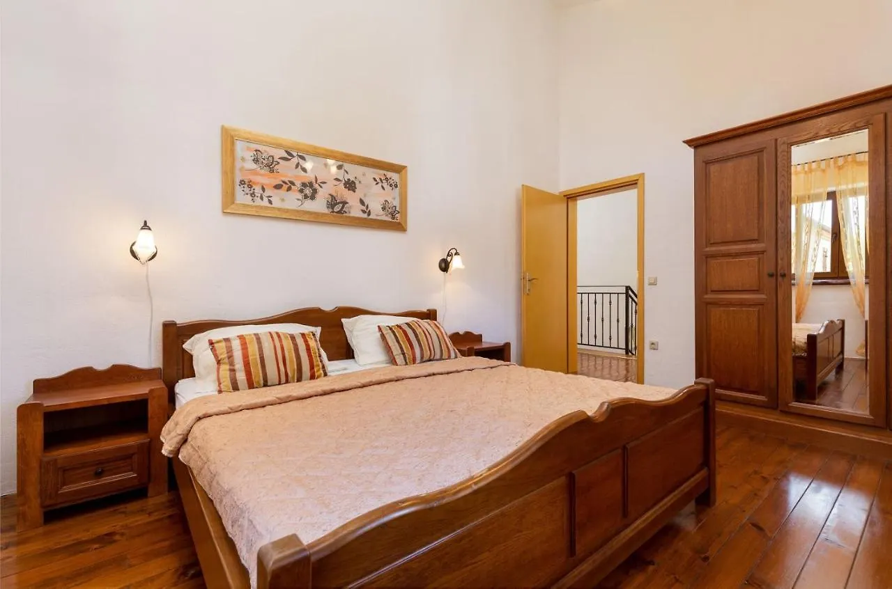 Rustic Villa Lara With Pool Cabrunici