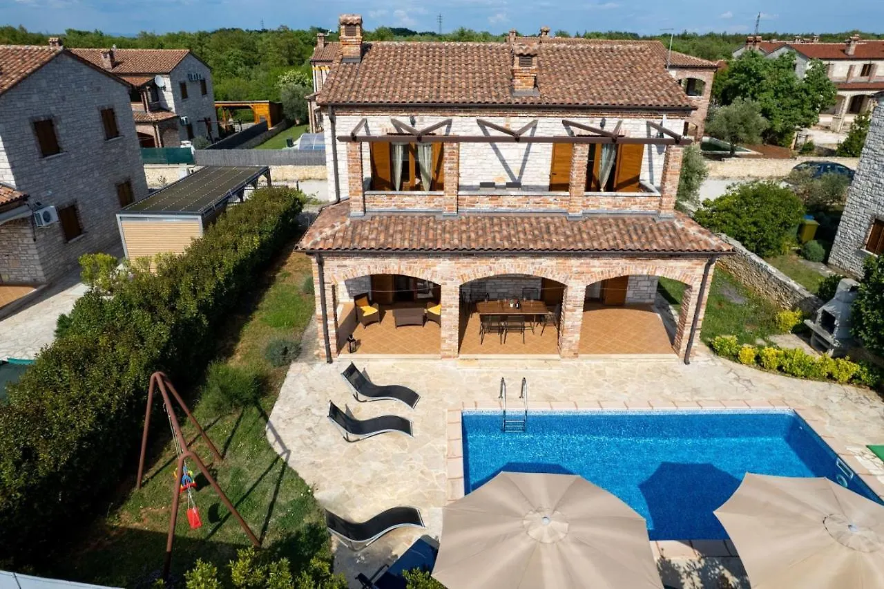 Rustic Villa Lara With Pool Cabrunici
