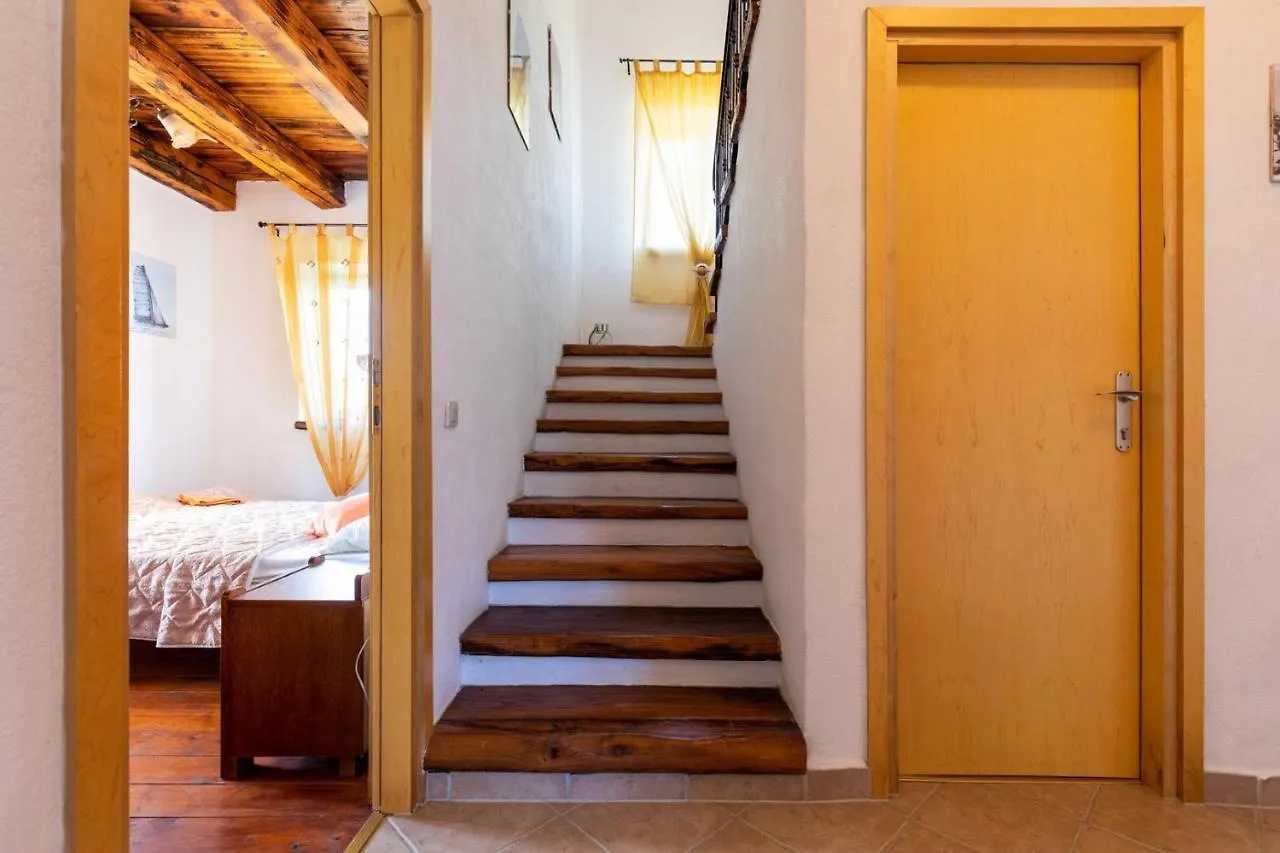 Rustic Villa Lara With Pool Cabrunici Croatia