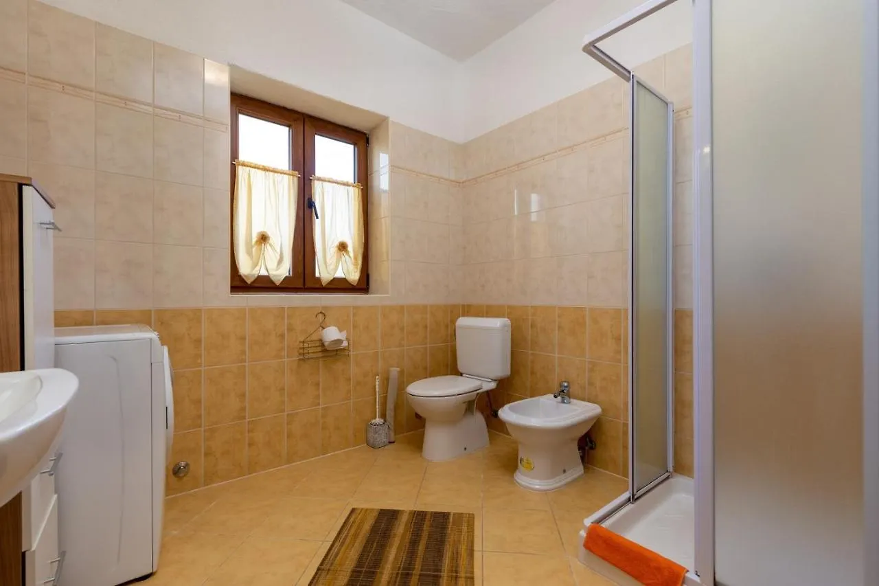 Rustic Villa Lara With Pool Cabrunici Croatia