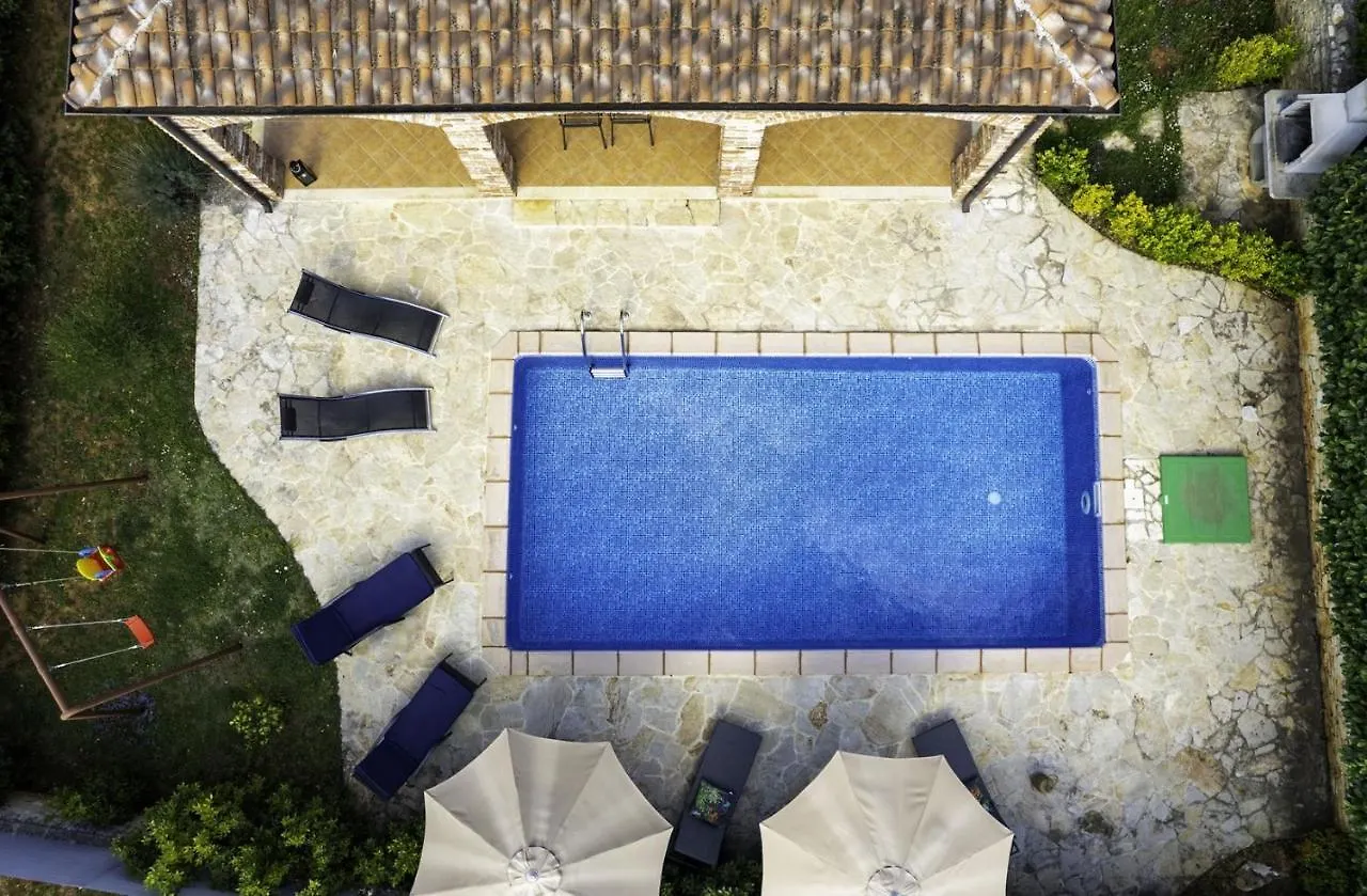 Rustic Villa Lara With Pool Cabrunici 0*,