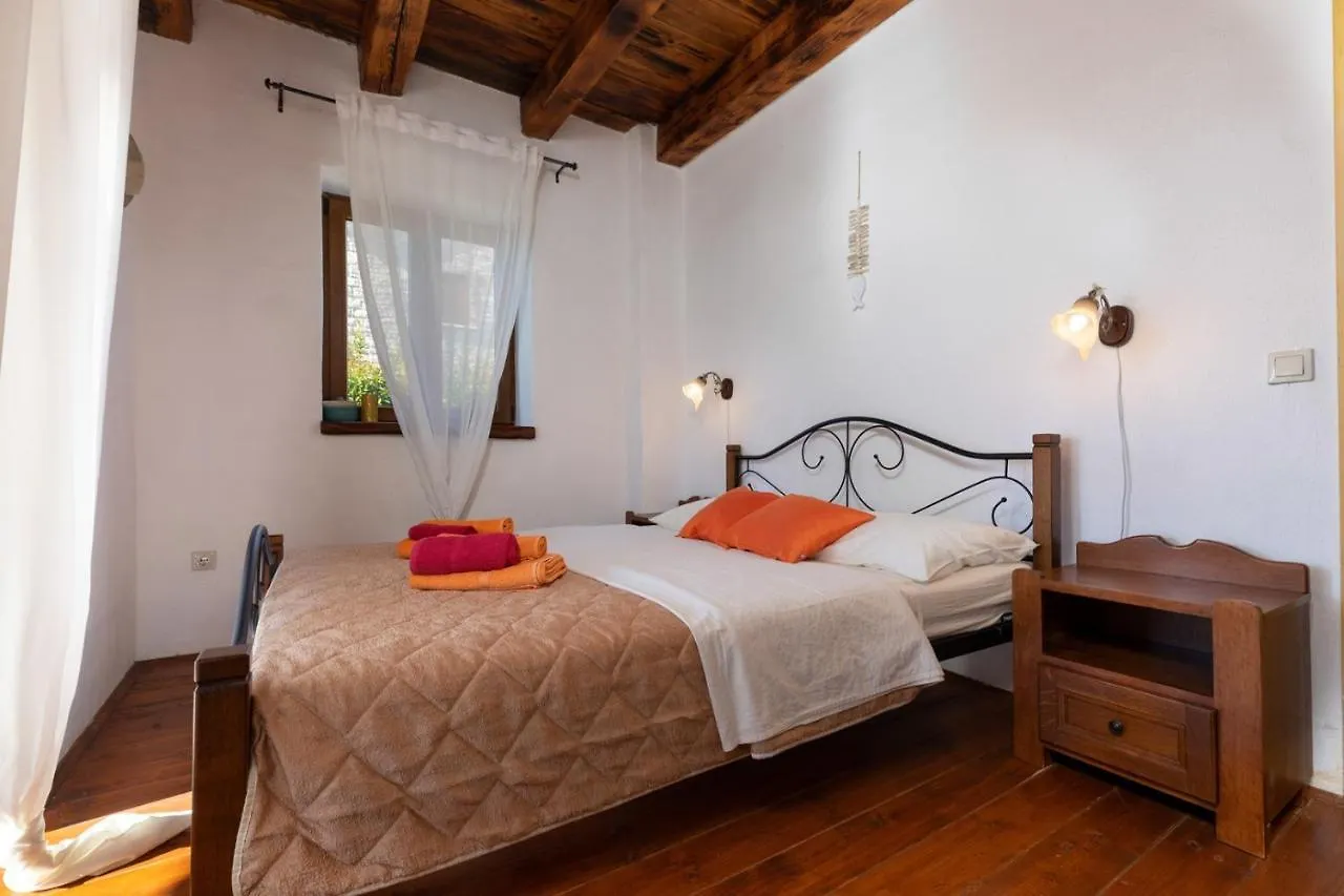 Rustic Villa Lara With Pool Cabrunici