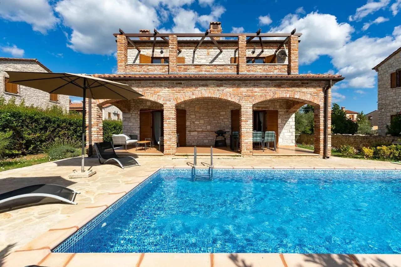 Rustic Villa Lara With Pool Cabrunici