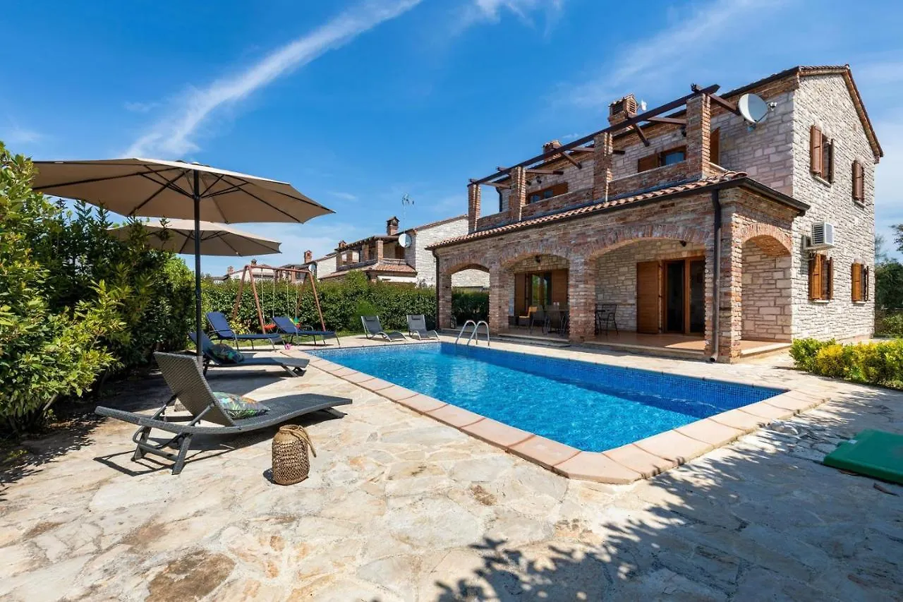 Rustic Villa Lara With Pool Cabrunici